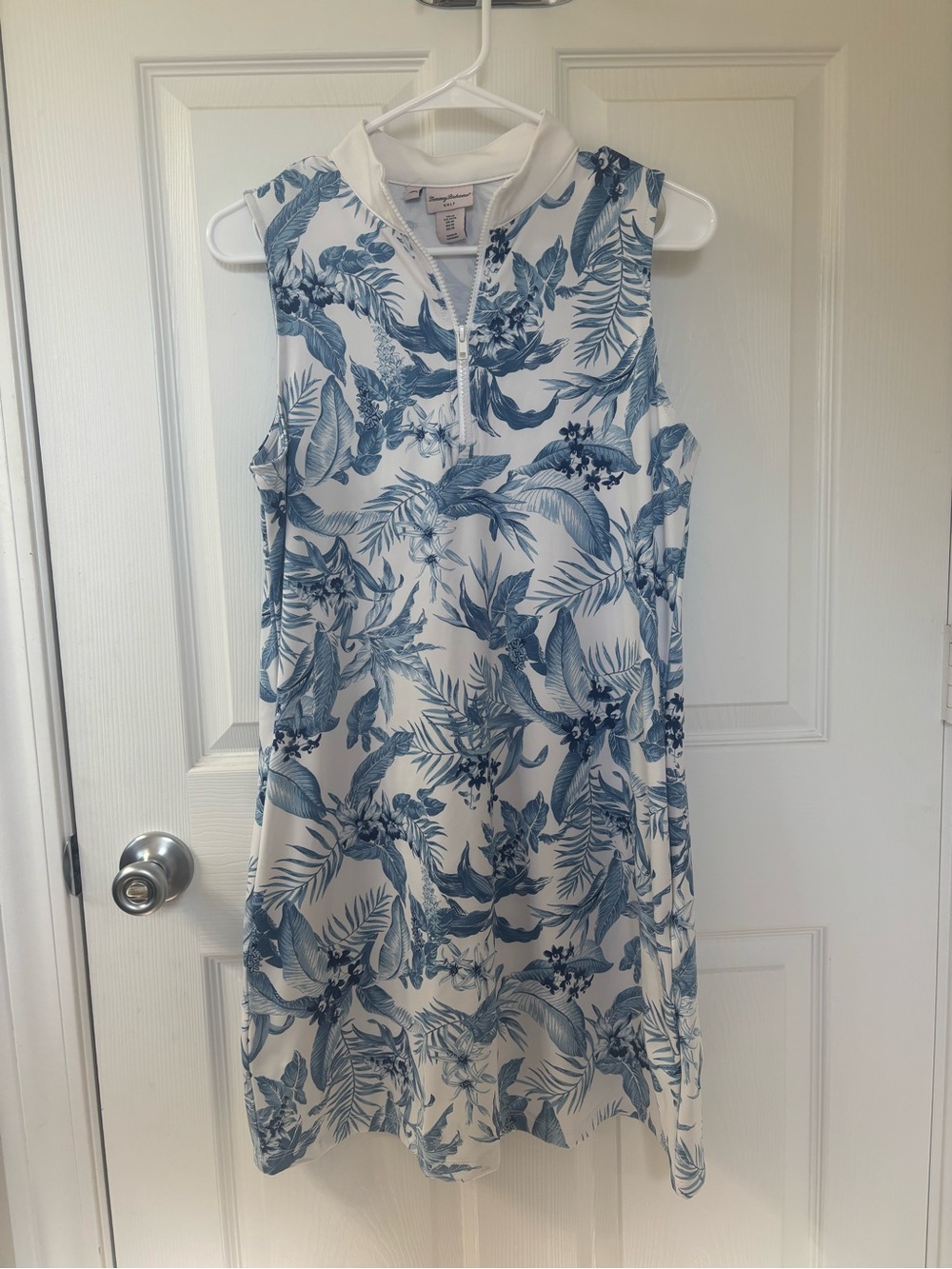 Tommy Bahama Golf Dress Womens Medium M Blue White Floral Tropical Sleeveless